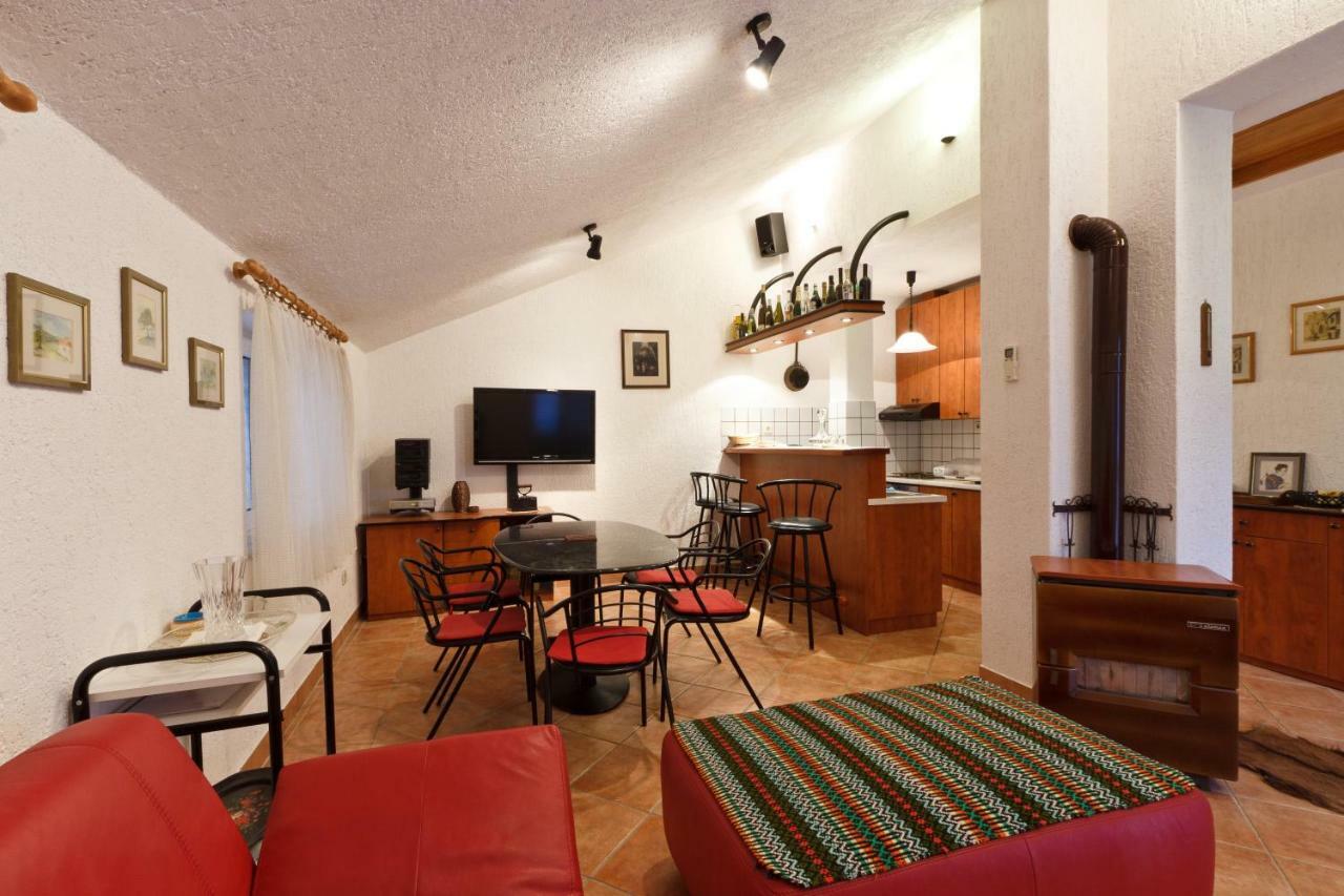 Apartmani Rasan Малинска Экстерьер фото